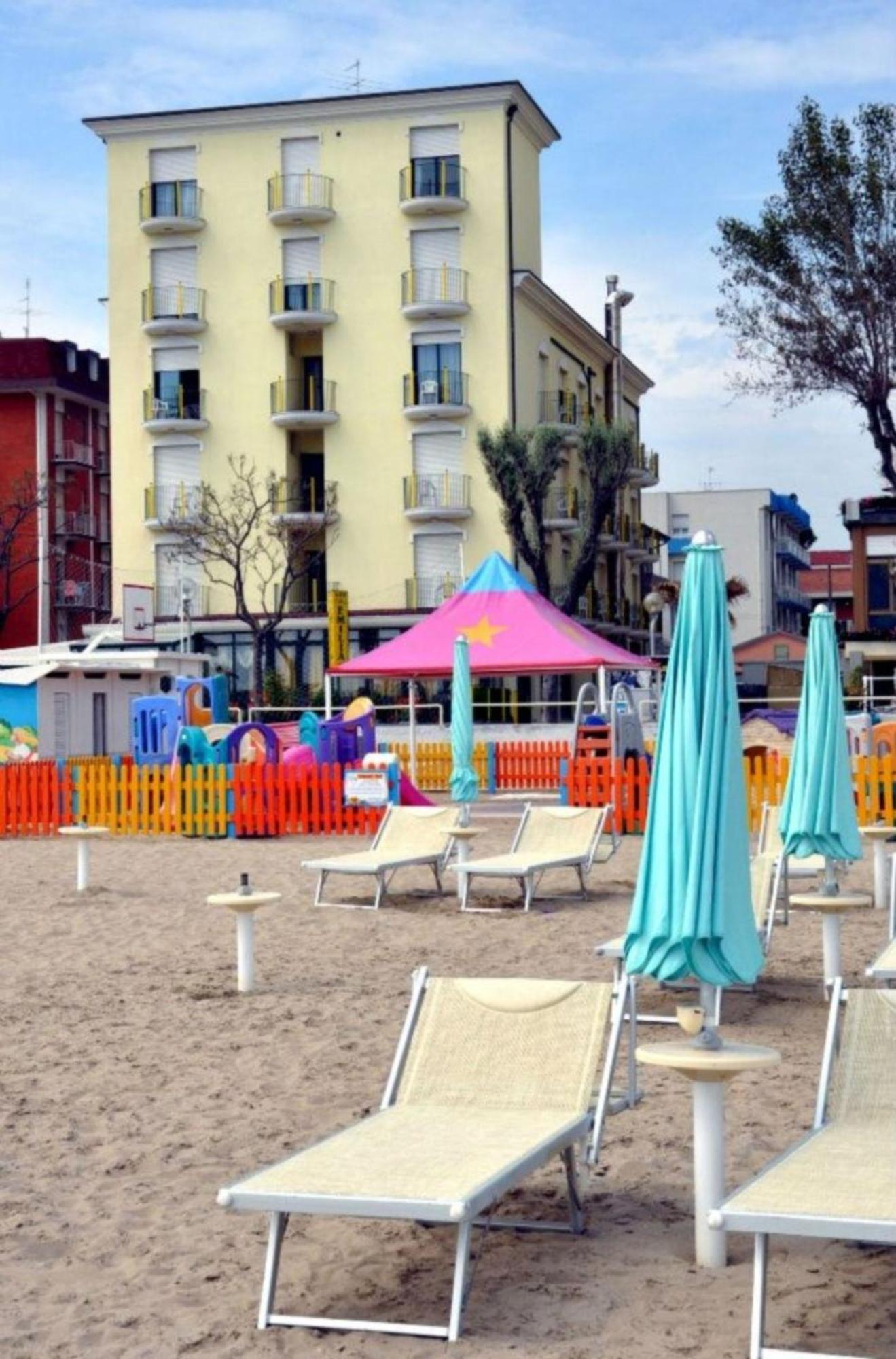 Hotel Emilia Rimini Esterno foto