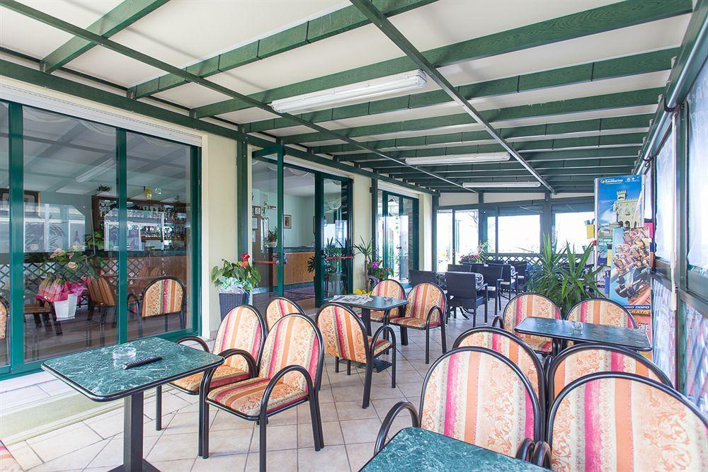 Hotel Emilia Rimini Esterno foto