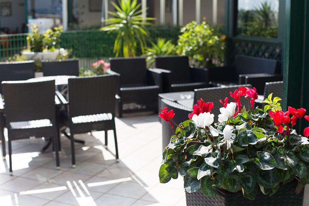 Hotel Emilia Rimini Esterno foto