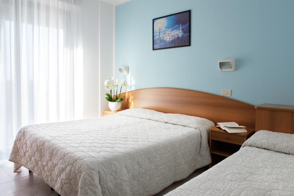 Hotel Emilia Rimini Esterno foto